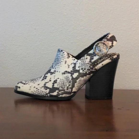 Justfab 'Dion' snake print chunk heel booties - Picture 2 of 6